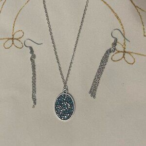 💙 Silver and Blue drusy style necklace and chain earring set